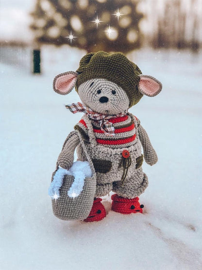 Mouse Crochet Pattern + Free Outfit