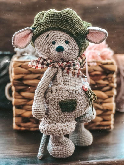 Mouse Crochet Pattern + Free Outfit