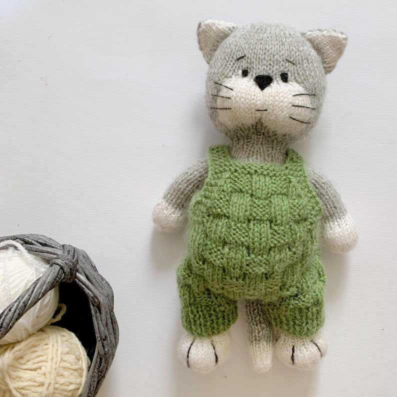 Cat Knitting Pattern