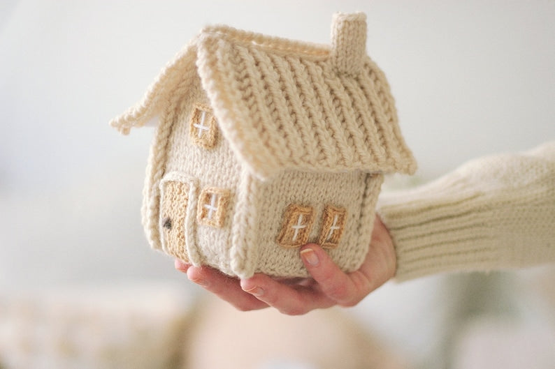 Winter House KNITTING PATTERN.