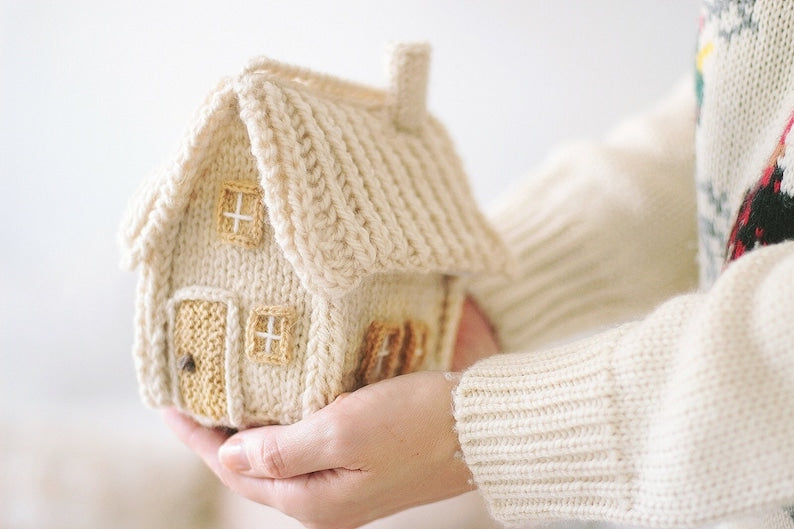 Winter House KNITTING PATTERN.