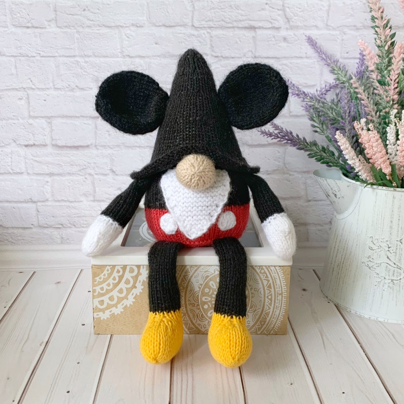 Mickey and Minnie Mouse Gnome’s Knitting Pattern