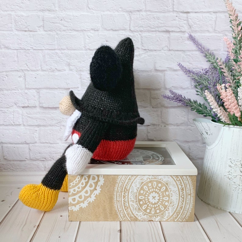 Mickey and Minnie Mouse Gnome’s Knitting Pattern